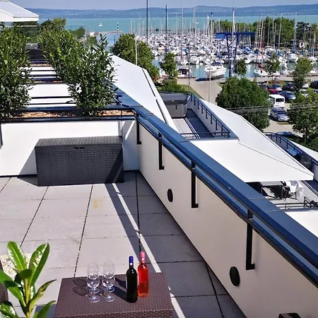 Moments - Emerald Penthouse