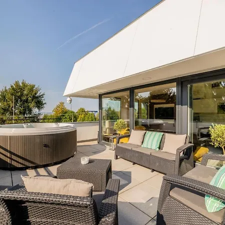 Moments - Emerald Penthouse *