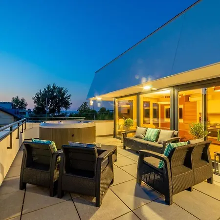 Διαμέρισμα Moments - Emerald Penthouse *