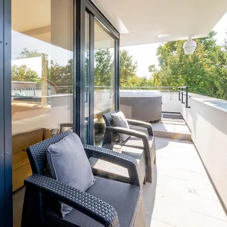 Daire Moments - Emerald Penthouse *