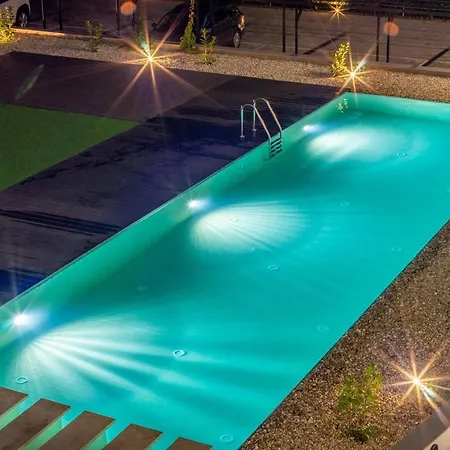 Moments - Emerald Penthouse *