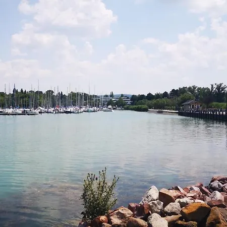 Apartamento Moments - Emerald Penthouse Balatonszárszó