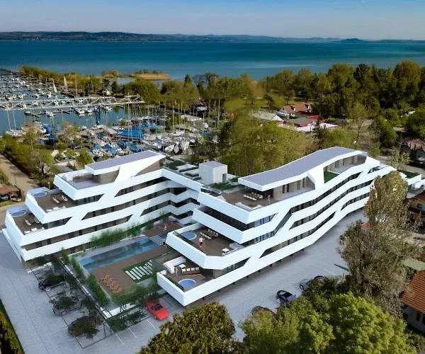 Moments - Emerald Penthouse דירה *