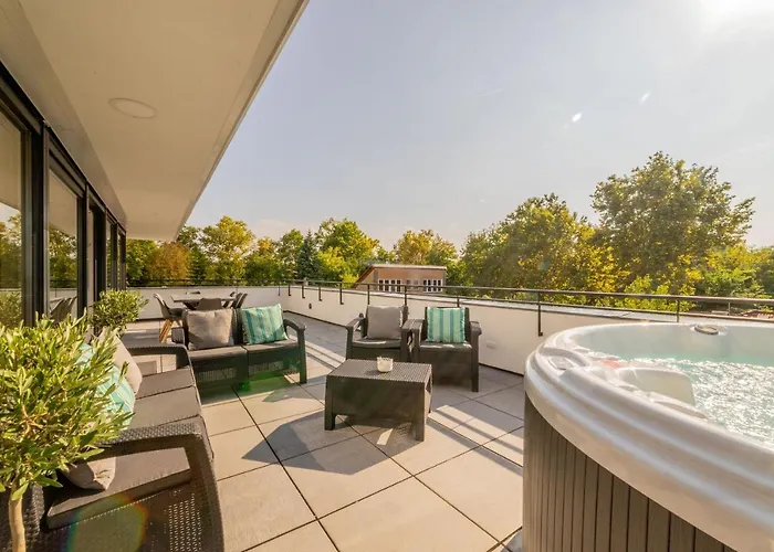 דירה Moments - Emerald Penthouse