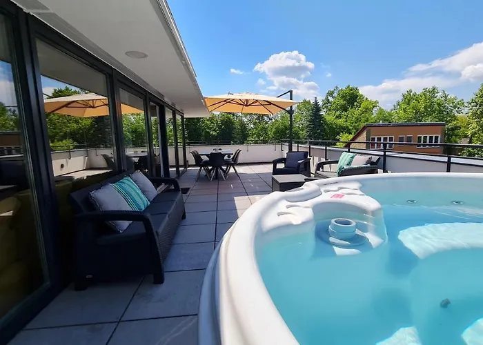 דירה Moments - Emerald Penthouse